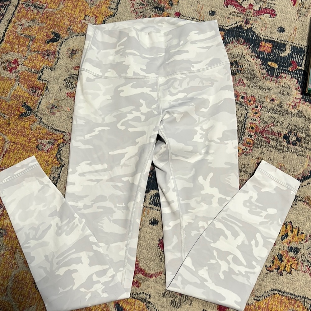 Lululemon Gray/White Camo Legging- Sz. 8